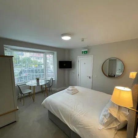 Belvedere House בית הארחה 3*