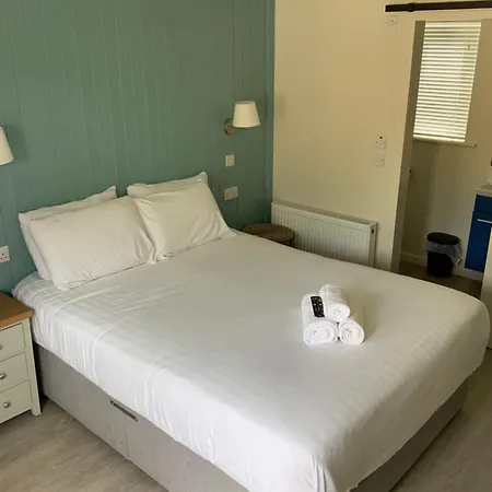 Belvedere House 3*